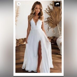 NWT. NEVER WORN. LIKE NEW.